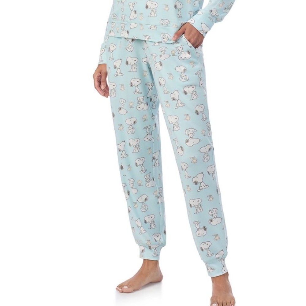 Adorable Blue woman’s peanuts size large snoopy Pajamas with Cartoon Print - Picture 3 of 5